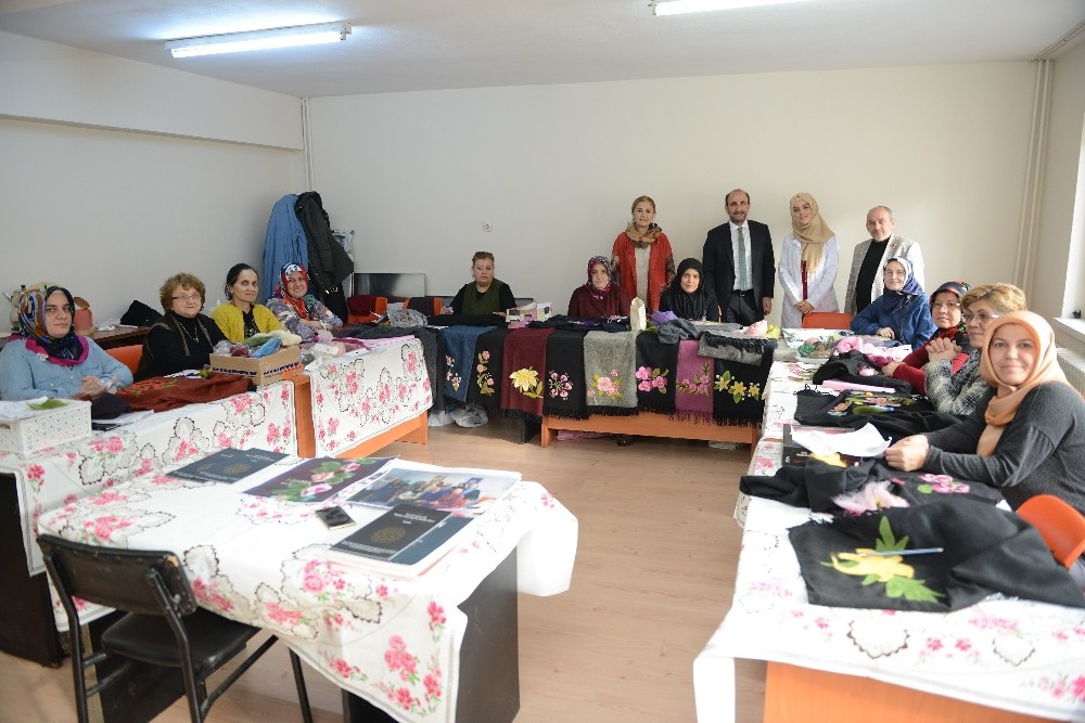 Yıl-Mek Meslek Sahibi Yapıyor