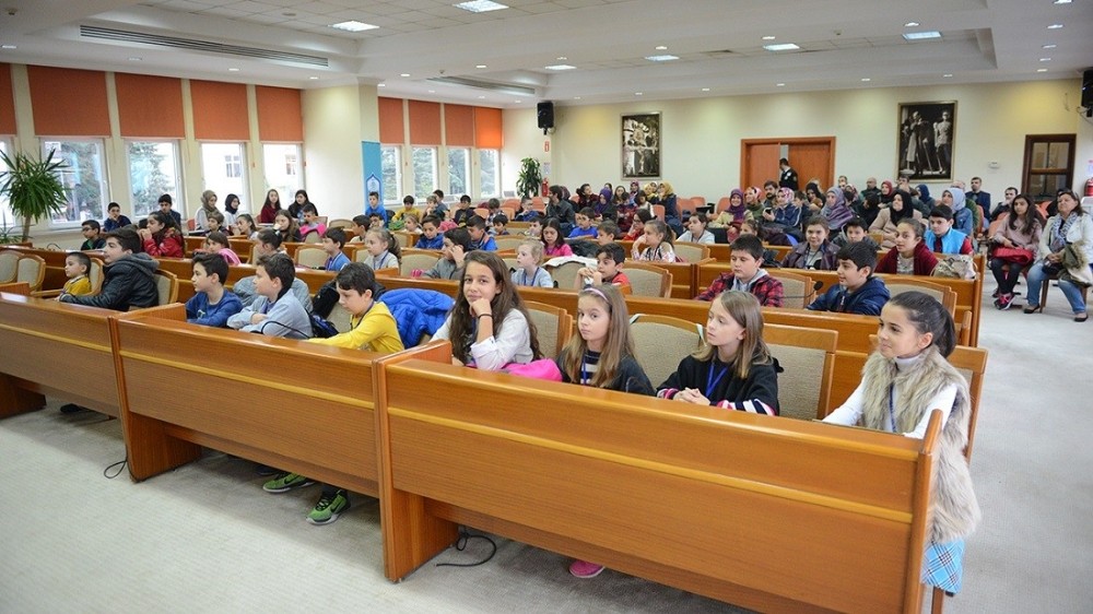 Yıldırımın Geleceği Çocukların Ellerinde Yükseliyor