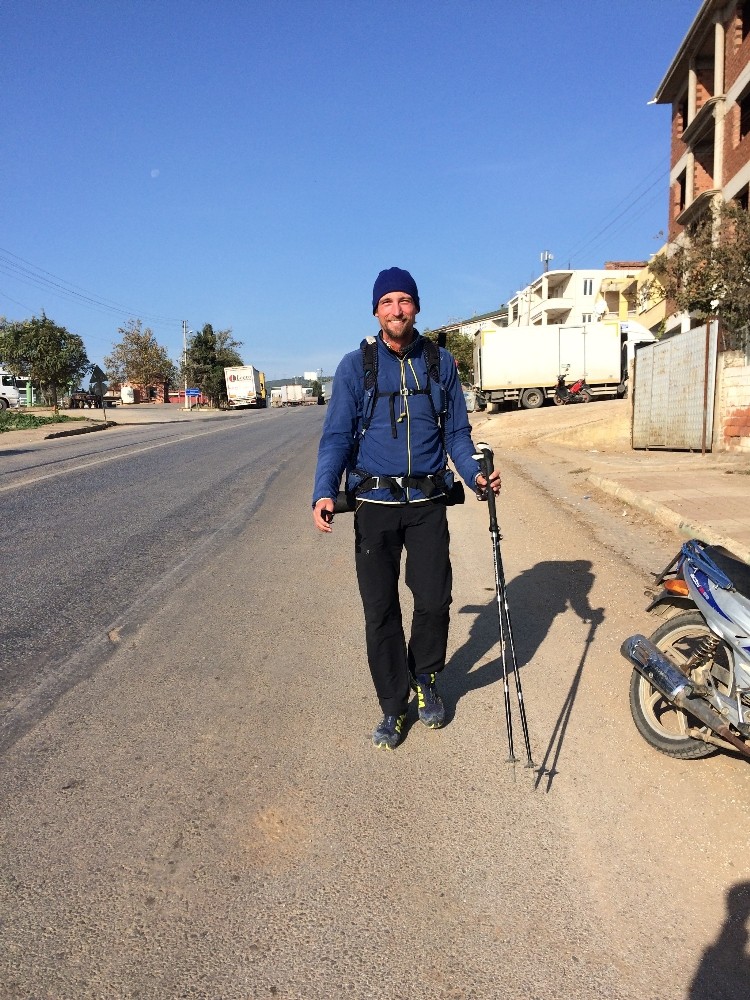 Yürüyerek İsraile Giden Alman