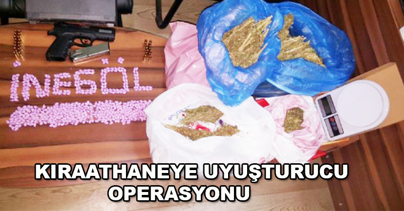 Kıraathaneye uyuşturucu operasyonu; Yüzlerce hap,esrar ve tabanca ele geçirildi