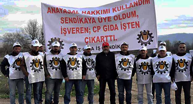 Fabrika önünde eylem