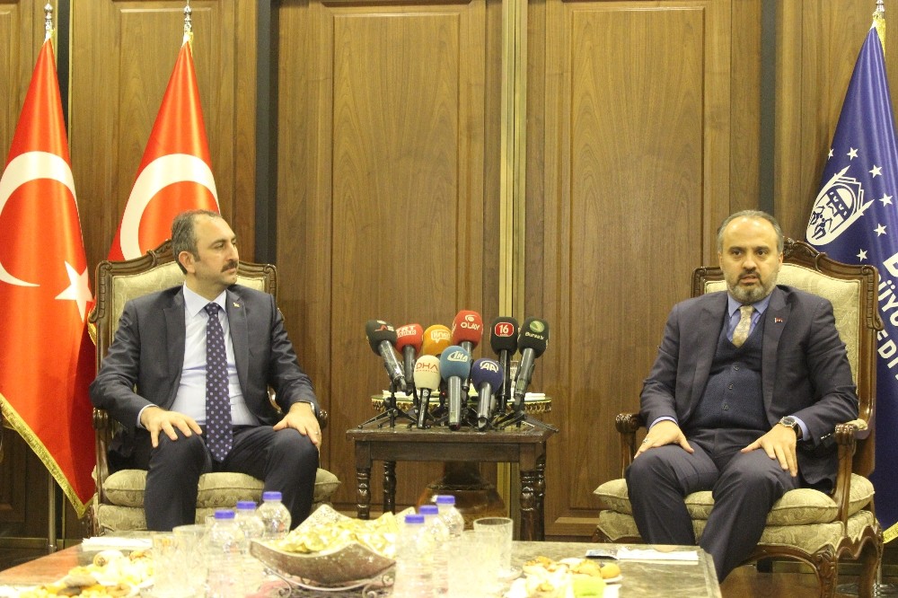 Bakan Güle Adalet Kılıcı