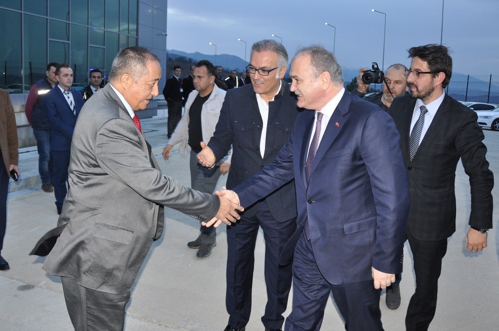 Bakan Özlüden Su Tesislerine Ziyaret