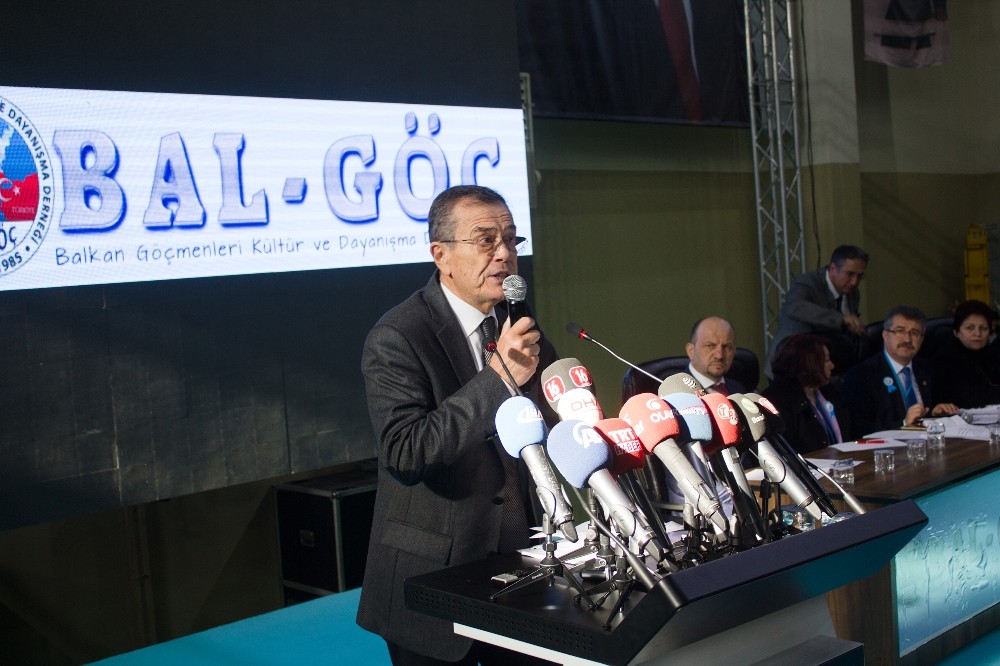 Bulgaristandaki Siyasi Partilere Tek Çatı Altında Birleşme Çağrısı