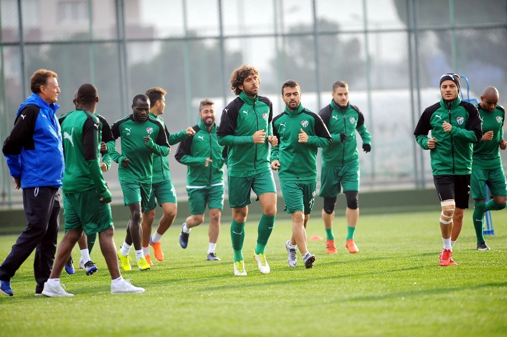 Bursasporda Fenerbahçe Mesaisi Başladı