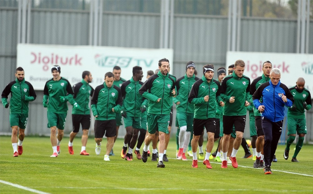 Bursasporda Trabzonspor Maçı Hazırlıkları Sürüyor
