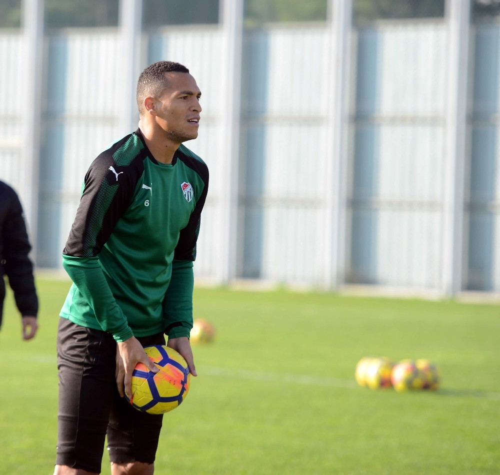 Bursasporda Trabzonspor Mesaisi Başladı