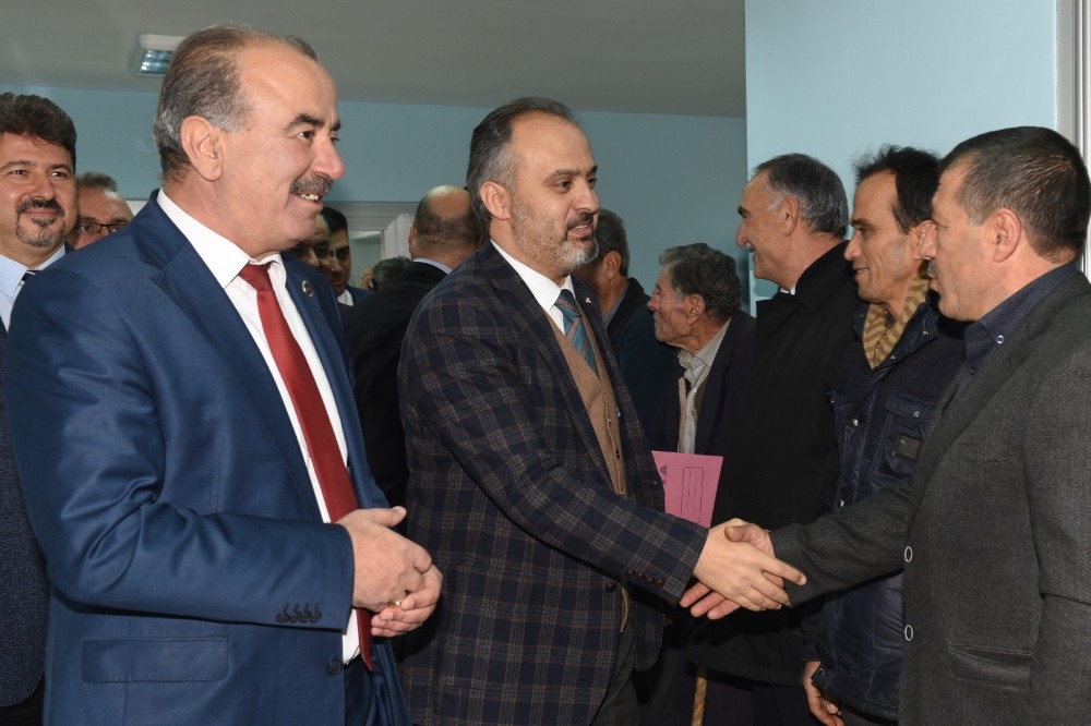 Bursaya Hizmetin Siyaseti Yok