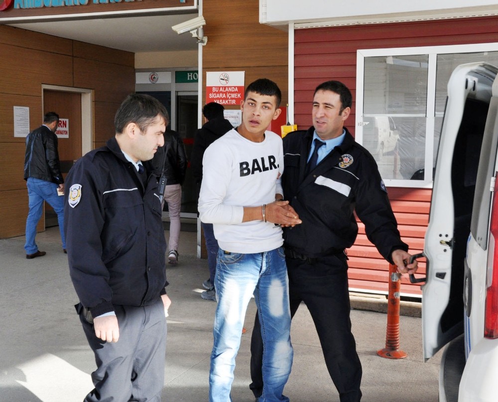 Çaldığı Para Dolu Çantayı İnşaat Temeline Attı