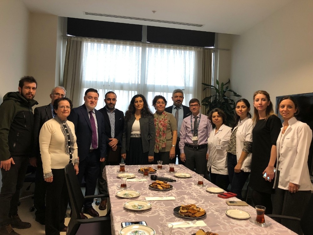 Çekilişle Kazandığı Sıfır Otomobili Hemofili Derneğine Bağışladı