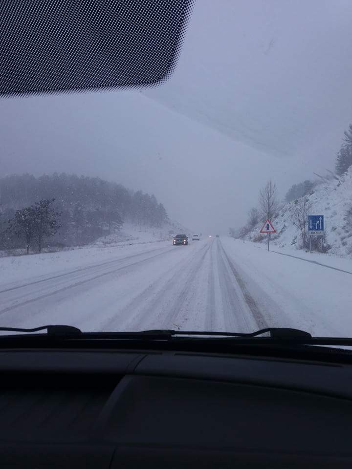 Dağ Yöresinde Kar Trafiği Aksatıyor