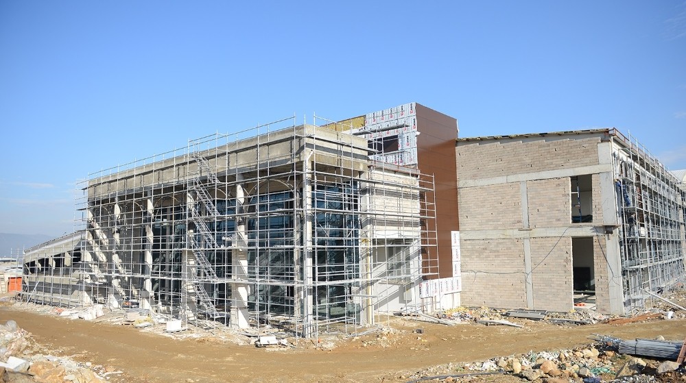 Dev Spor Kompleksi Yıldırımda Yükseliyor