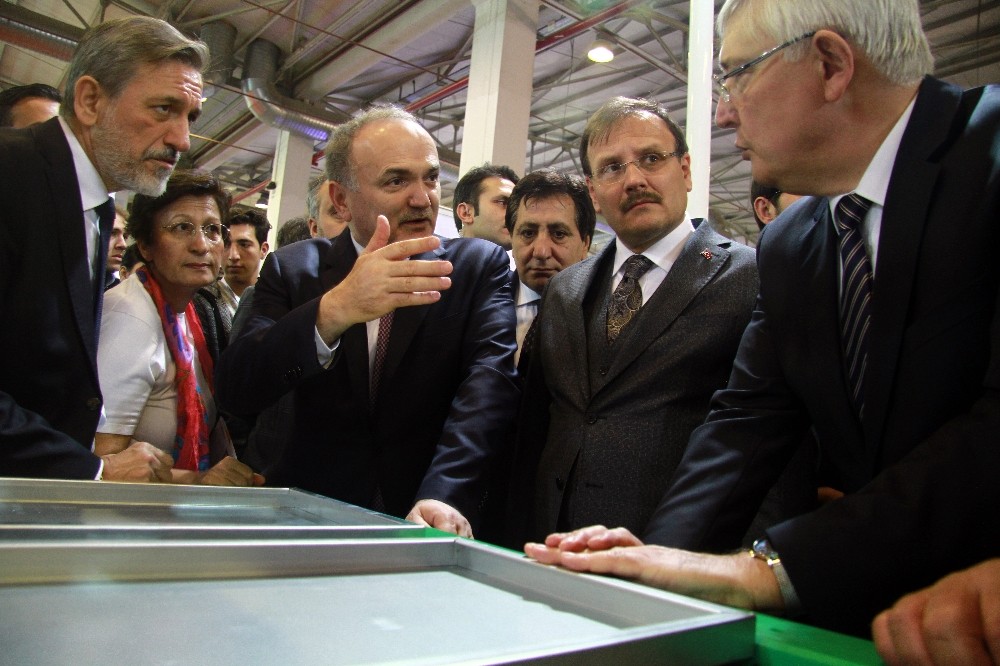 (Düzeltme) Bakan Özlü: Yurtdışından İthal Ettiğimiz Sanayi Ürünlerini Türkiyede Ürettireceğiz