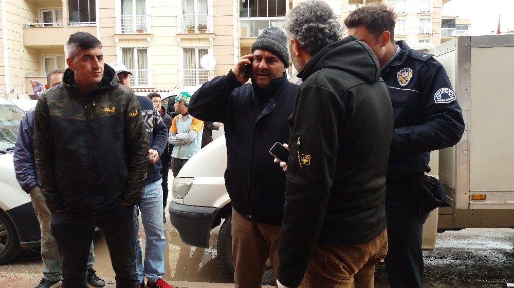 Ecel İlk İş Gününde Yakaladı