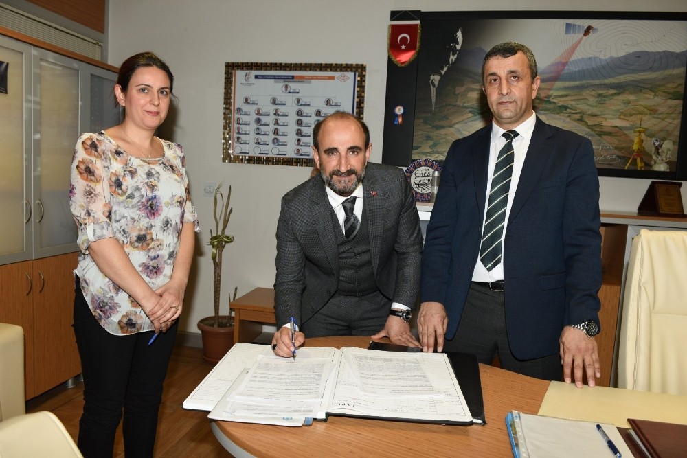 Hümahatun Evleri Hak Sahiplerine Başkan Edebaliden Müjde