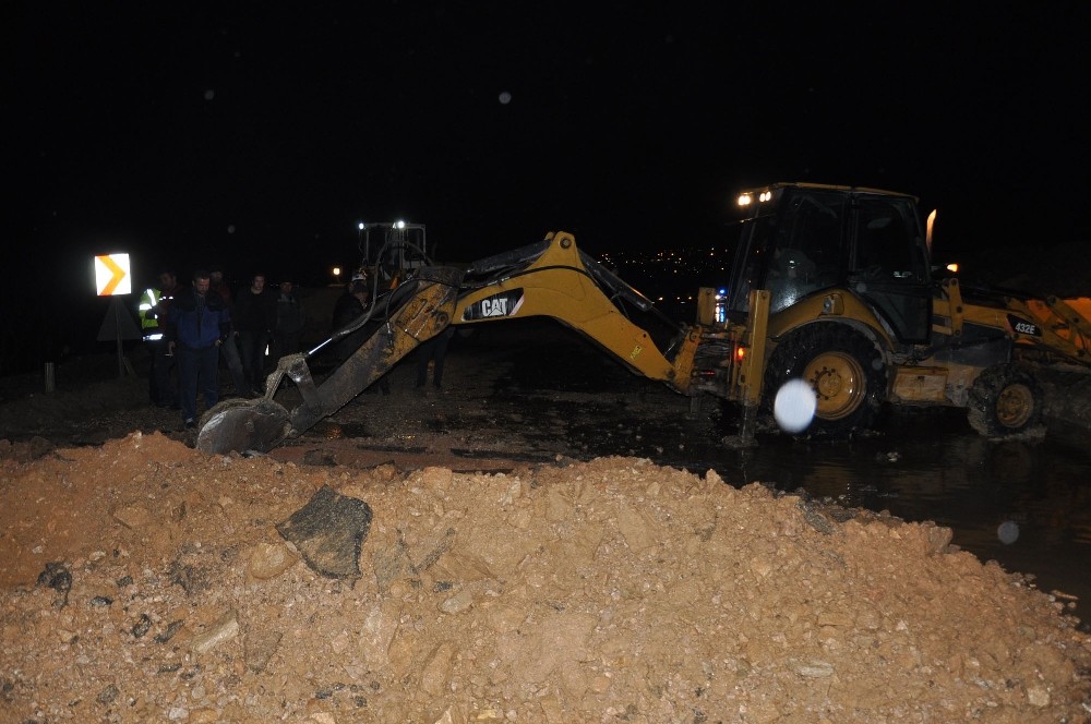 İnegöl-Yenişehir Karayolunda Çökme