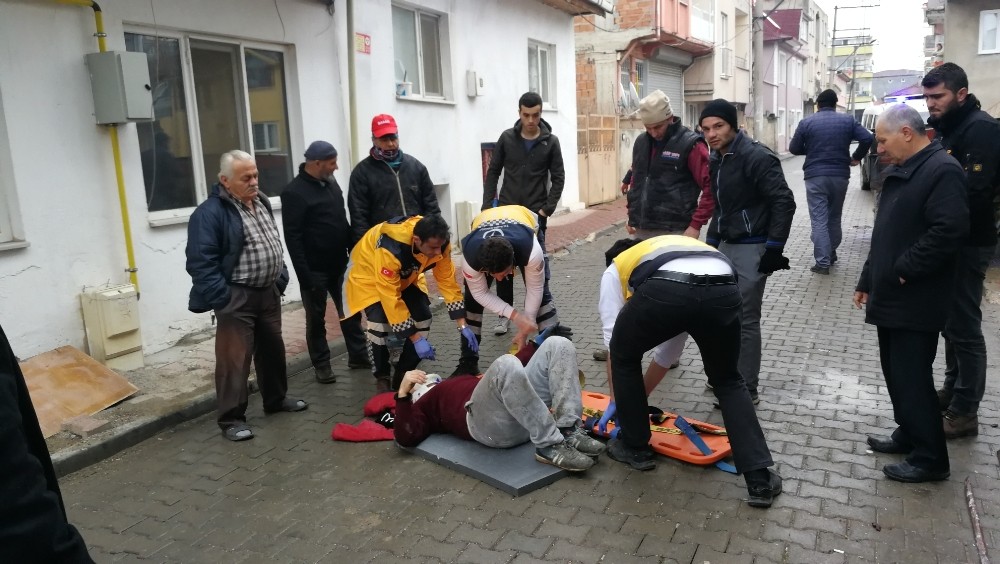 İnşaattan Düşen Suriyeli İşçi Yaralandı