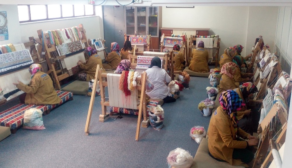 İpek, Hünerli Ellerde Sanata Dönüşüyor