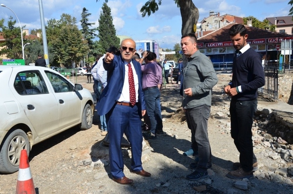 İznike Çinili Saat Kulesi