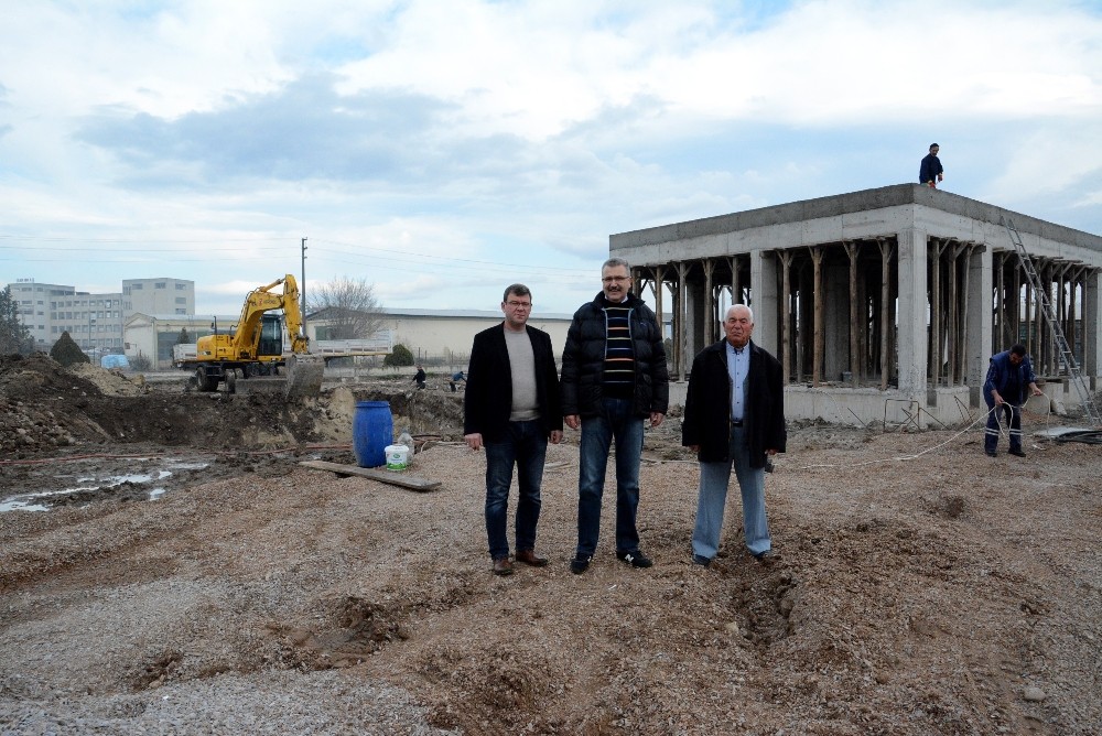 Karacabey Belediyesinden Otel Ve Düğün Salonu