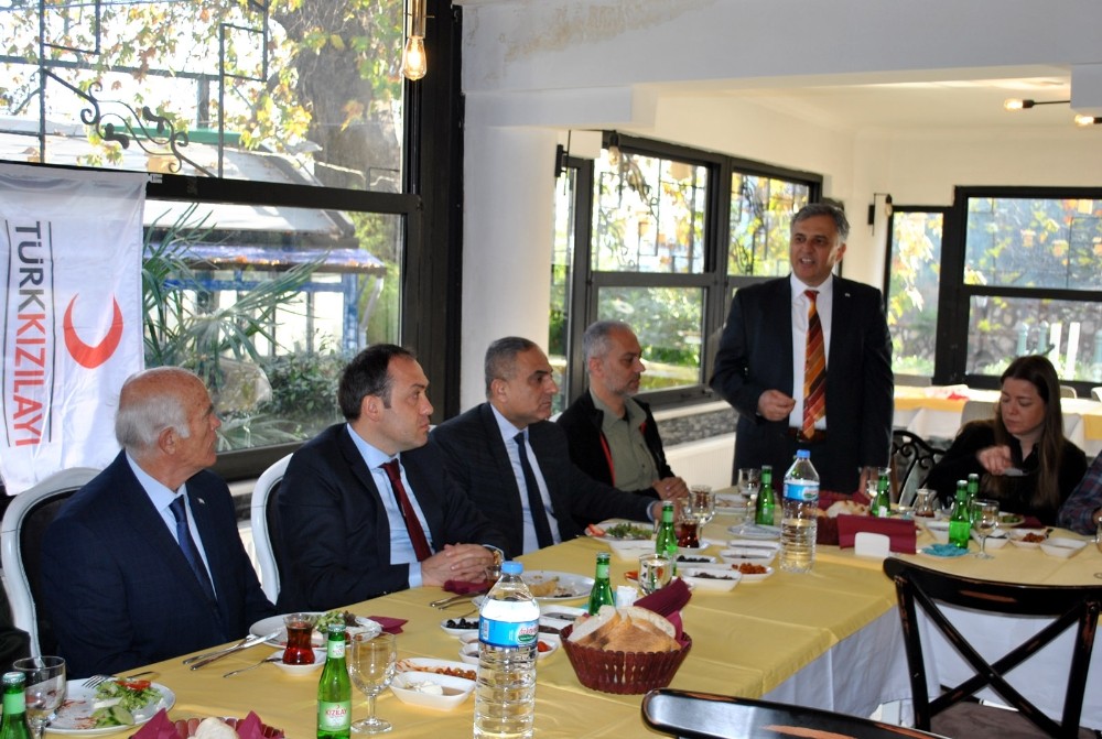 Kızılay Kan İçin Toplandı