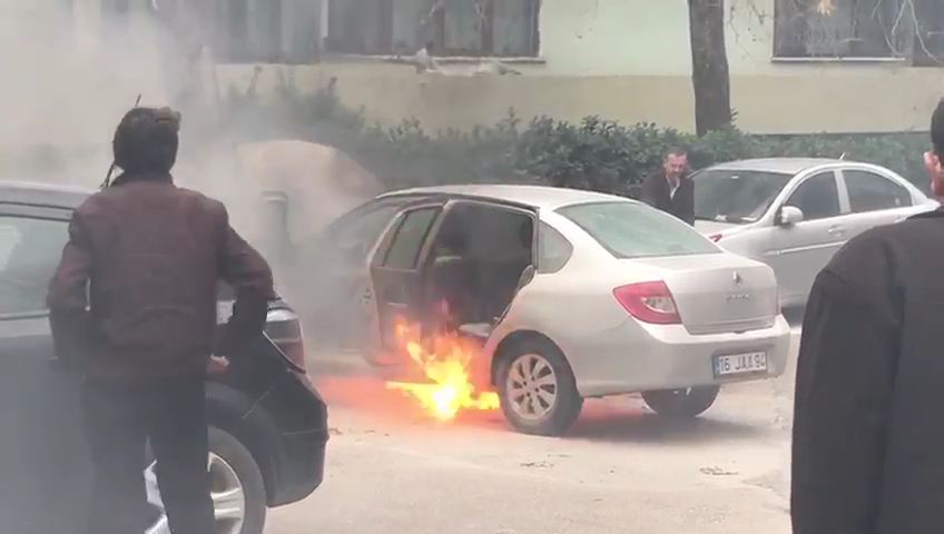 Lpgli Araç Alevlere Teslim Oldu