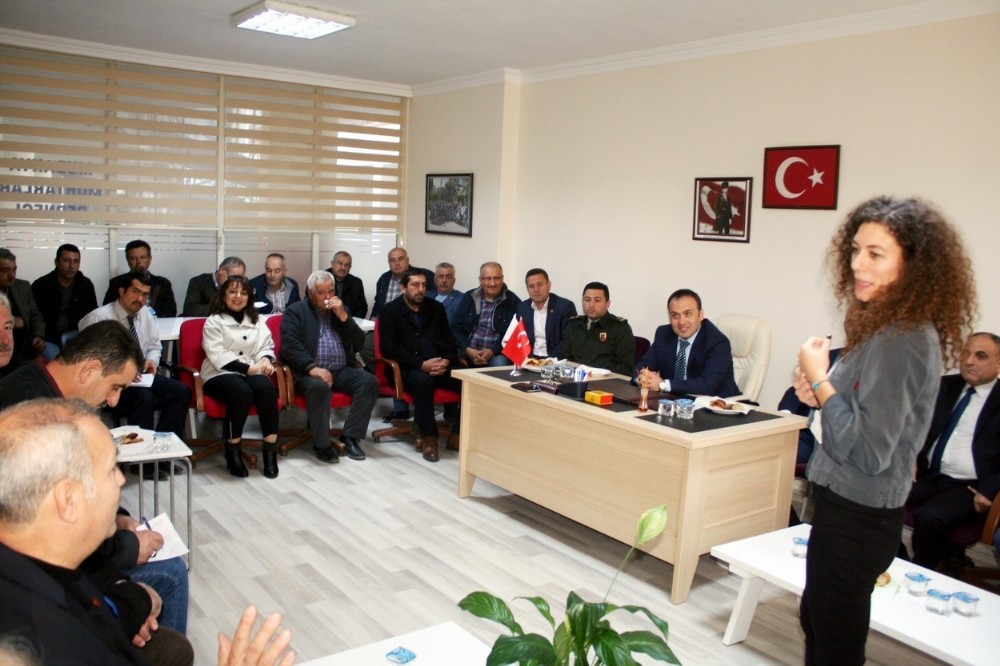 Muhtarlara Kadına Şiddet Anlatıldı