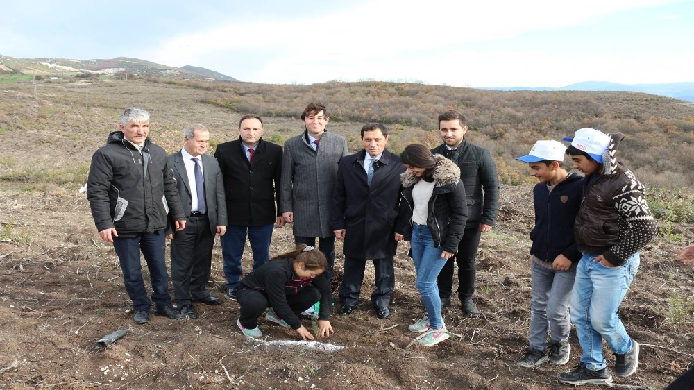 Roman Öğrenciler Fidan Dikti