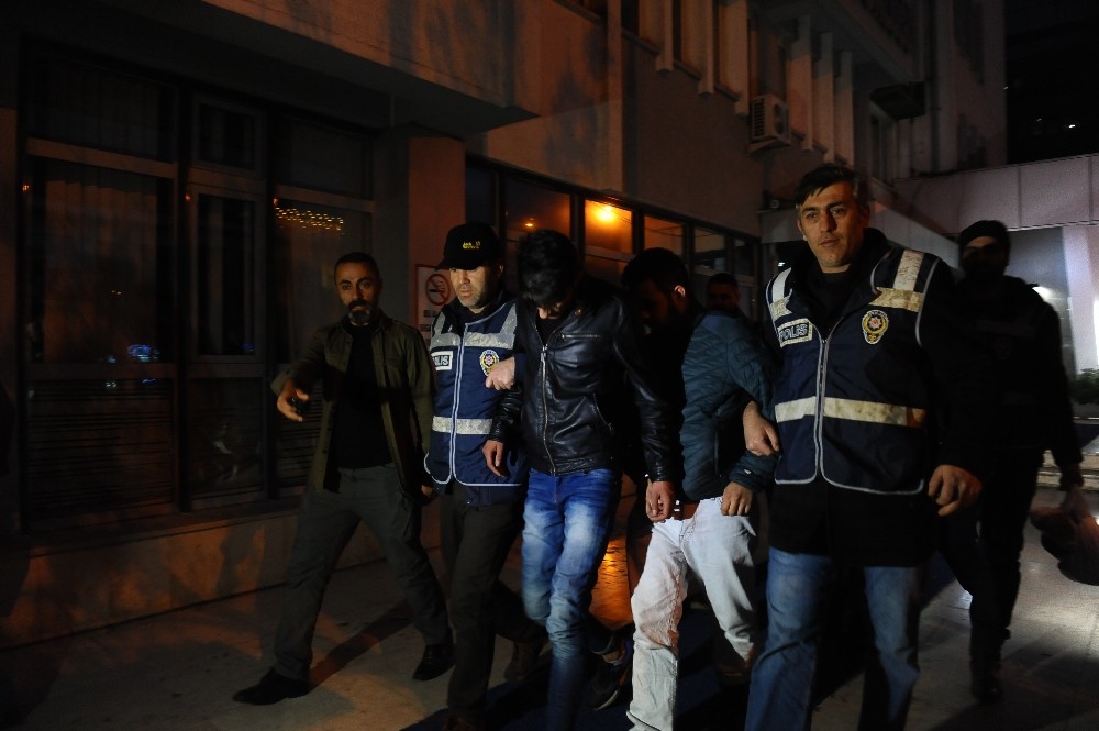 Sahte Altınları Kuyumcuya Satma Anı Kamerada