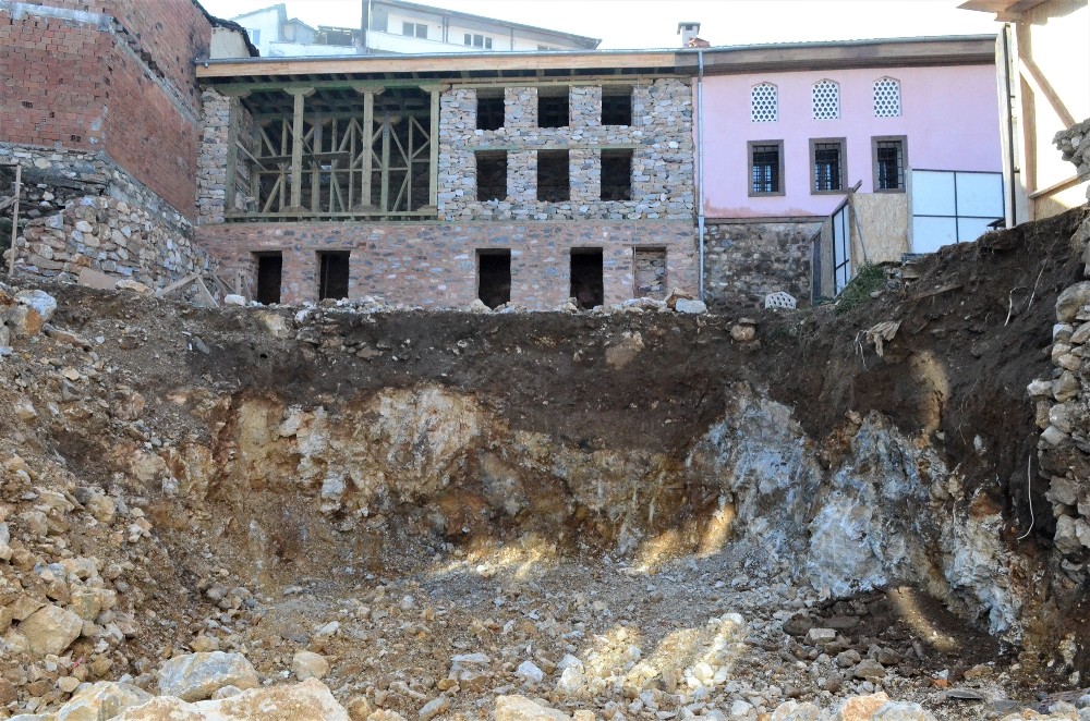 Somuncu Babanın Evi Restore Ediliyor