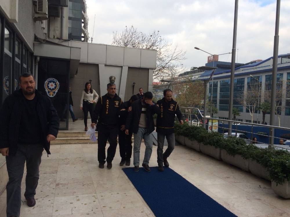 Taksiciyi Gasp Eden Suç Makineleri Adliyeye Sevk Edildi