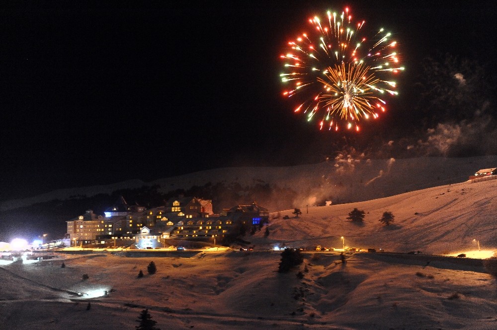 Uludağ 2018E Havai Fişeklerle Girdi