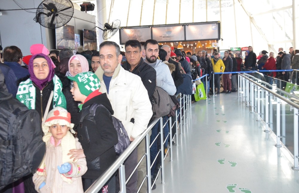 Uludağa Tatilci Akını