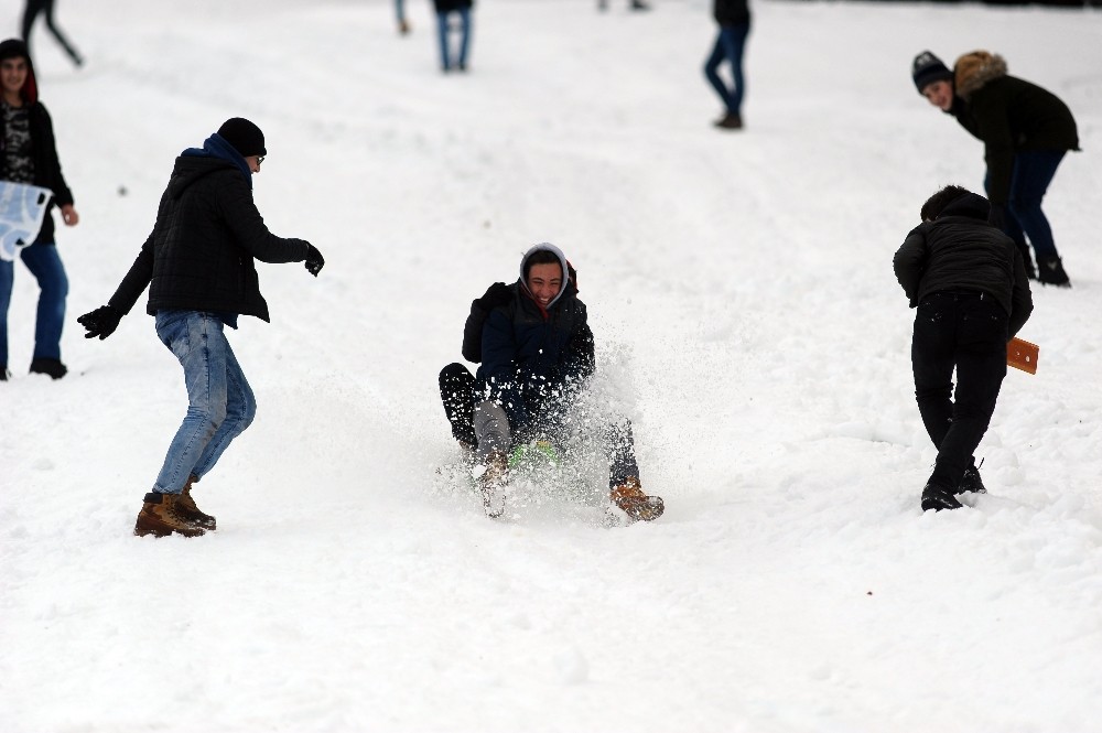 Uludağda Sezon Açıldı, Pistler Boş Kaldı