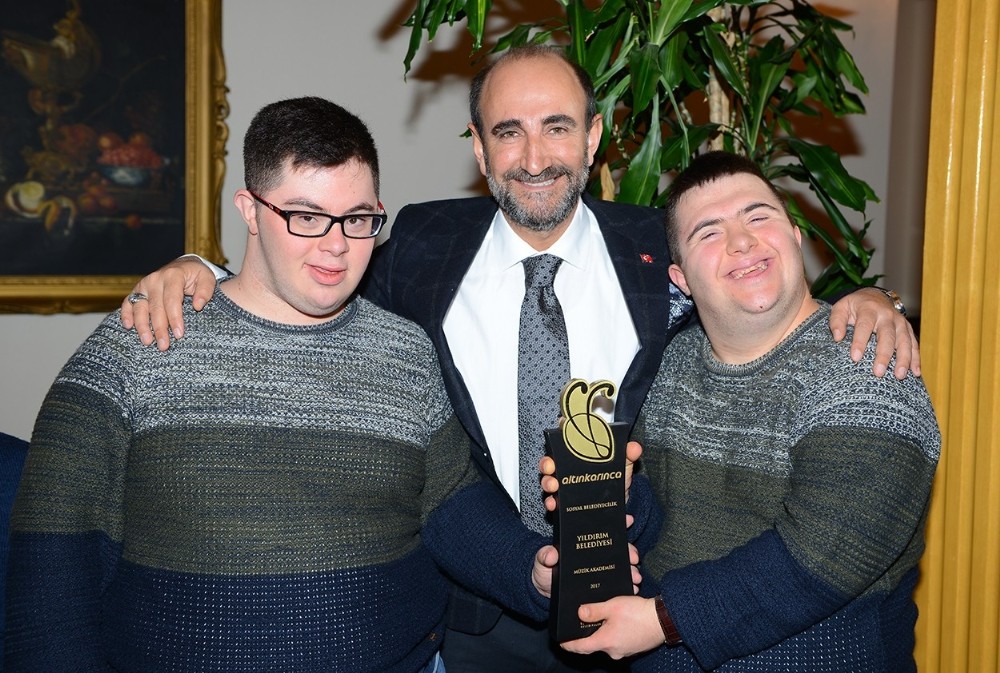 Yıldırımda Engeller Sevgiyle Aşılıyor