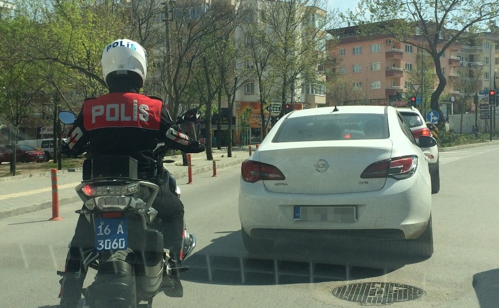 Yunus Timlerinin Durdurduğu Araçtan Yarım Kilo Metamfetamin Çıktı