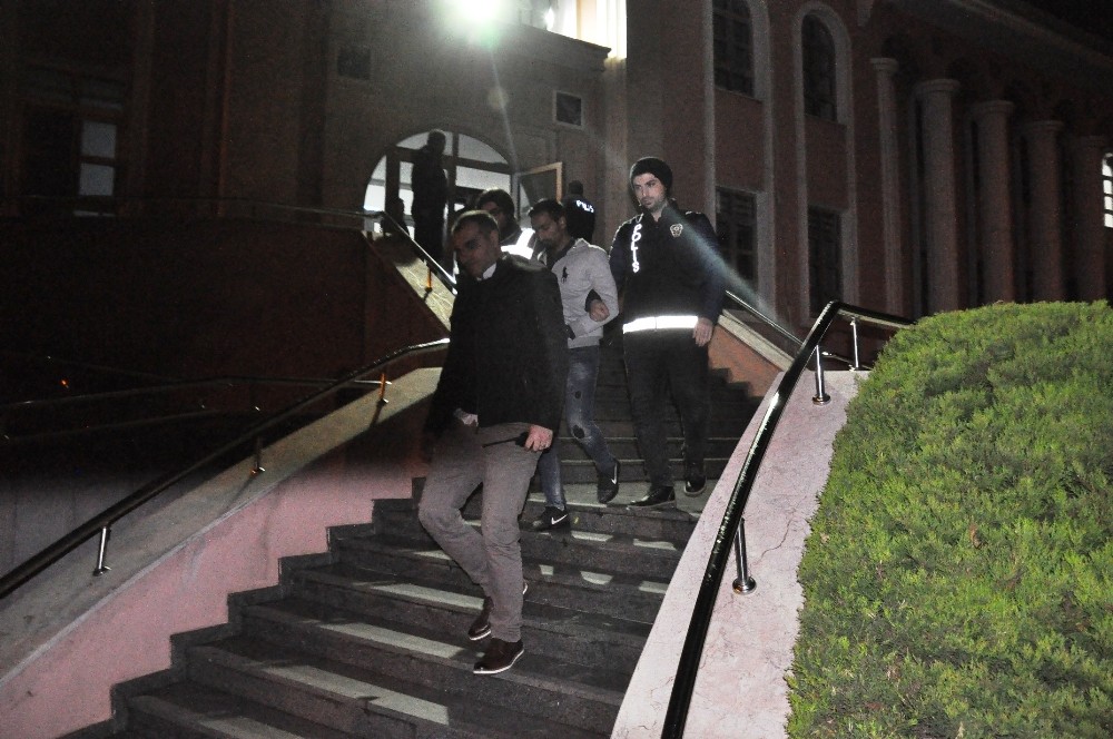 Zeytinlikteki Cinayette 1 Kişi Tutuklandı 2 Kişi Adli Kontrol İle Serbest Kaldı