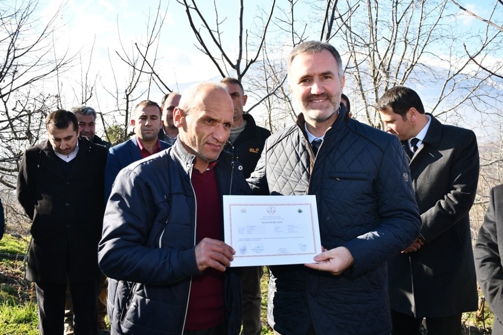 25 Çiftçi Meyve Budama Sertifikasını Aldı