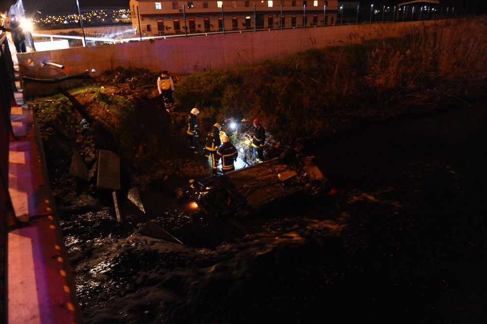 Bursada Atık Su Kanalına Uçan Araçta Bir Kişi Feci Şekilde Can Verdi