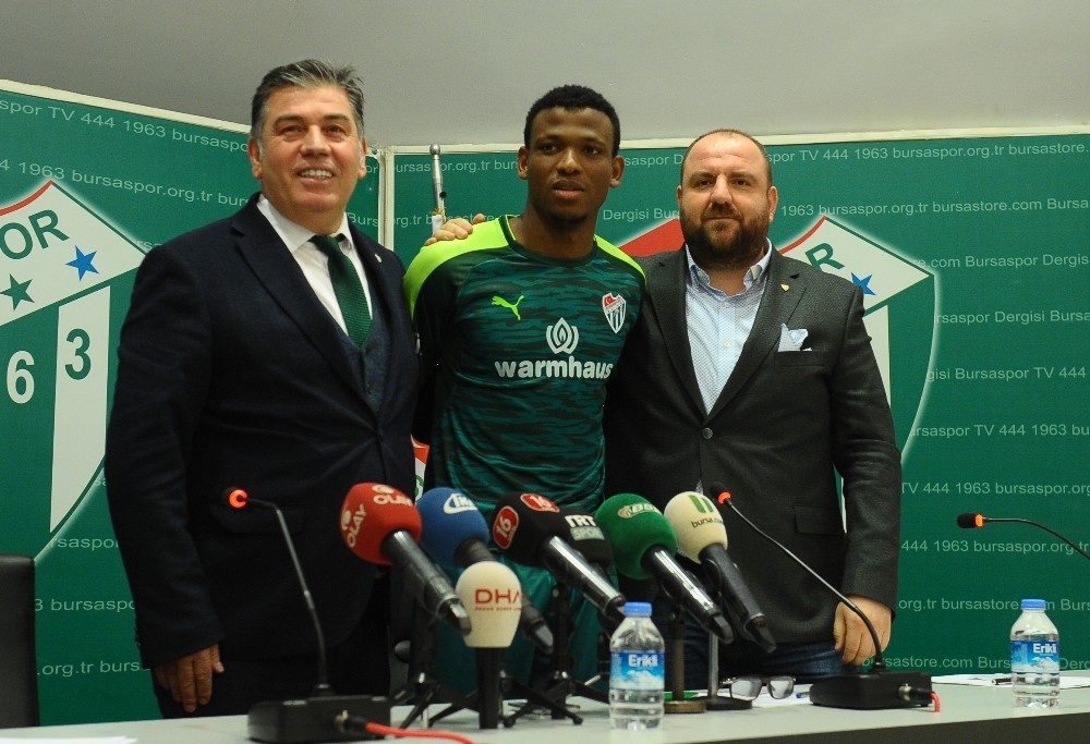 Bursaspor, Shehu İle Sözleşme İmzaladı