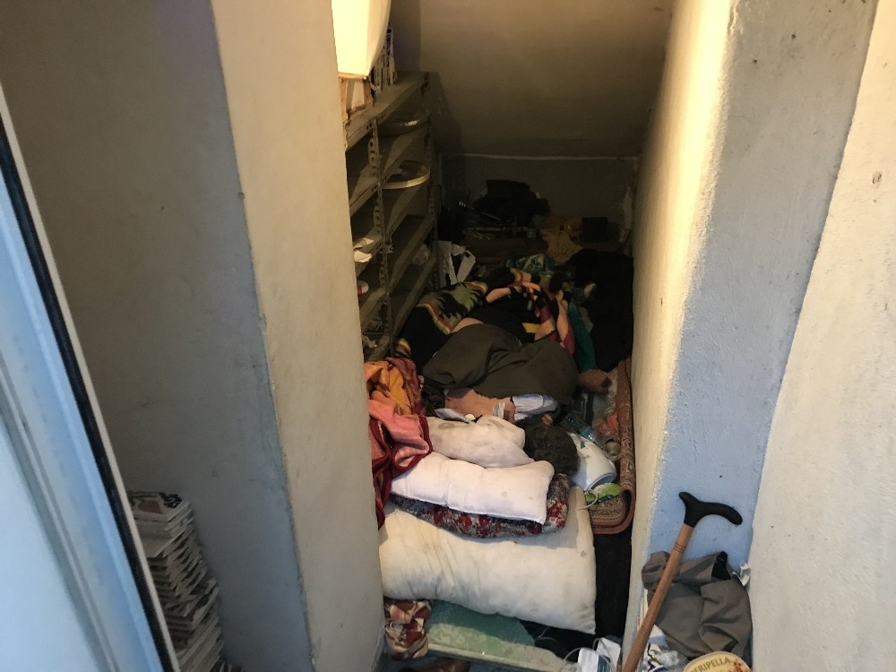 Cami Avlusundaki Malzeme Deposunda Ölü Bulundu