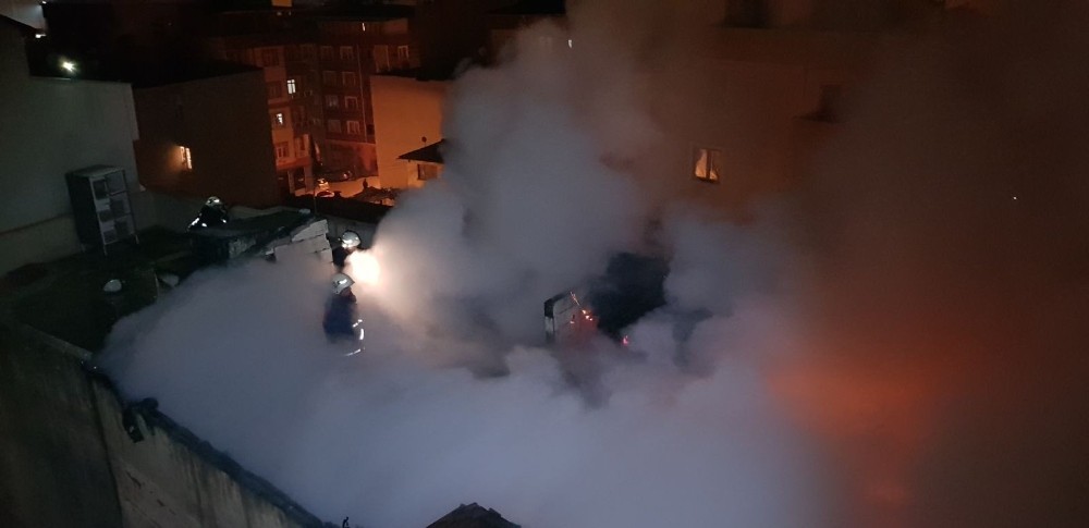 Çıkan Yangında 11 Güvercin Yanarak Telef Oldu