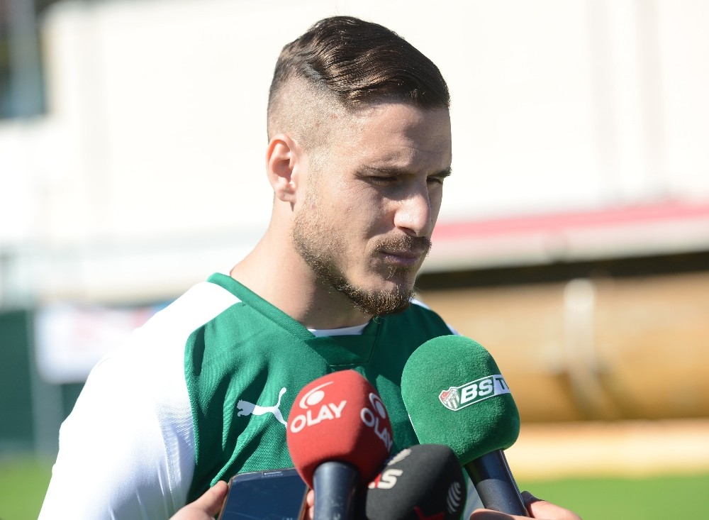 Deniz Yılmaz Gitmek İstemiyor