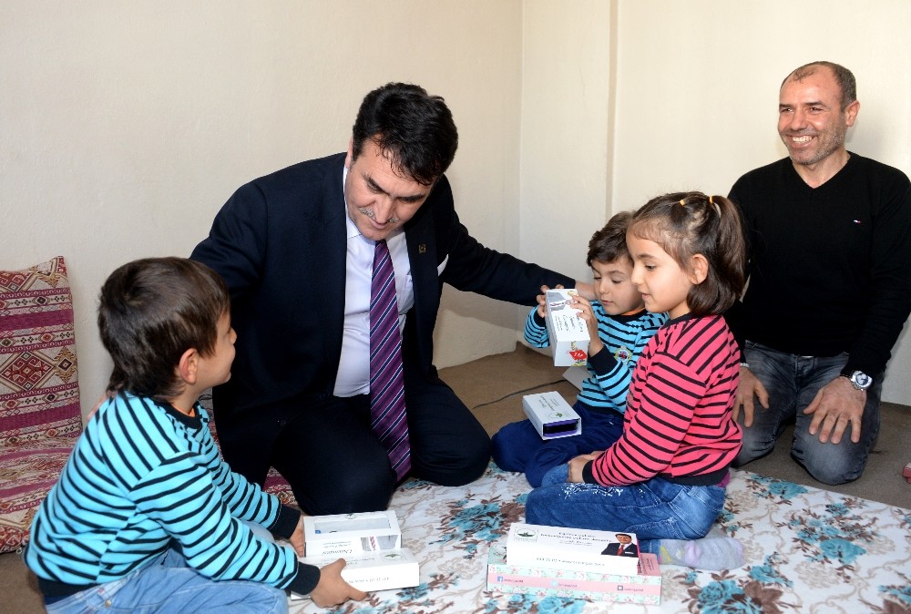 Dündardan Üçüzlere Sürpriz Ziyaret