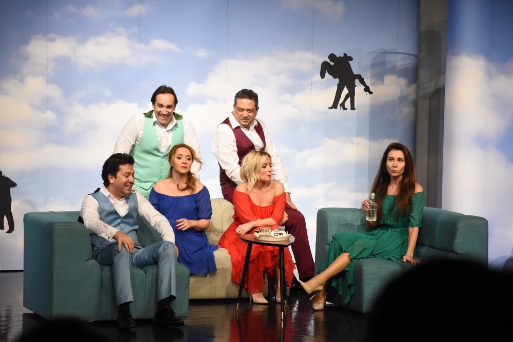 ‘Kadın Aklı, Erkek Aklı Merinos Akkmde Sahnelendi