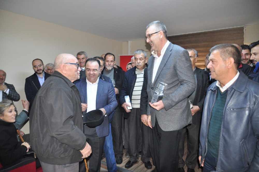 Karacabeyde Meslekte 45İnci Yıllarını Dolduran Şoförlere Plaket