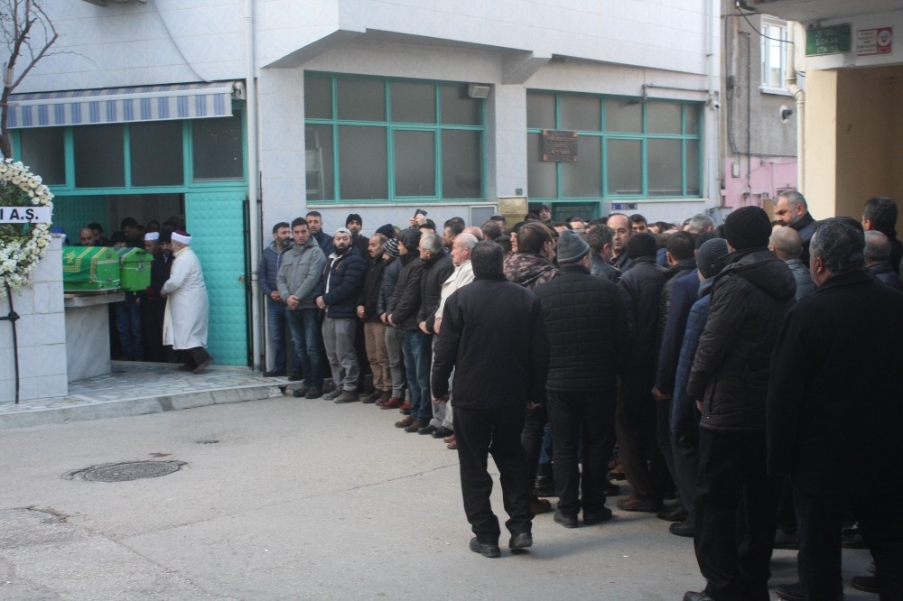 Köpek Kavgasında Ölenlere Veda