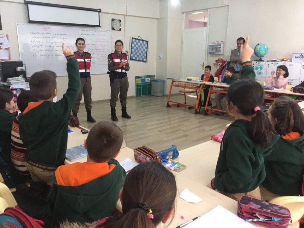 Öğrencilere Jandarma Anlatıldı