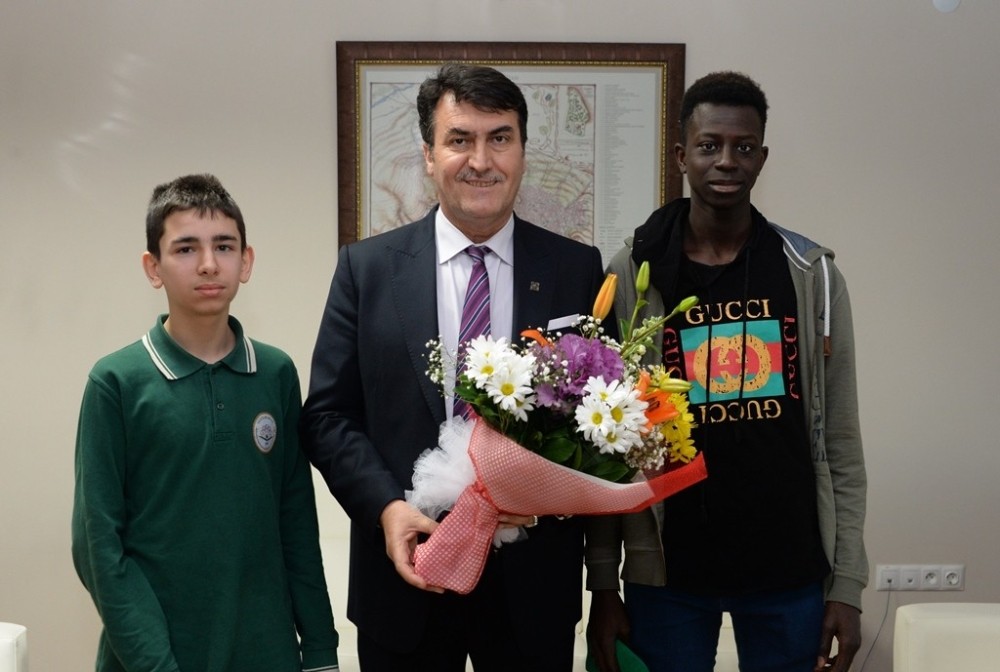 Osmangazide Kıtalar Arası Karne Heyecanı