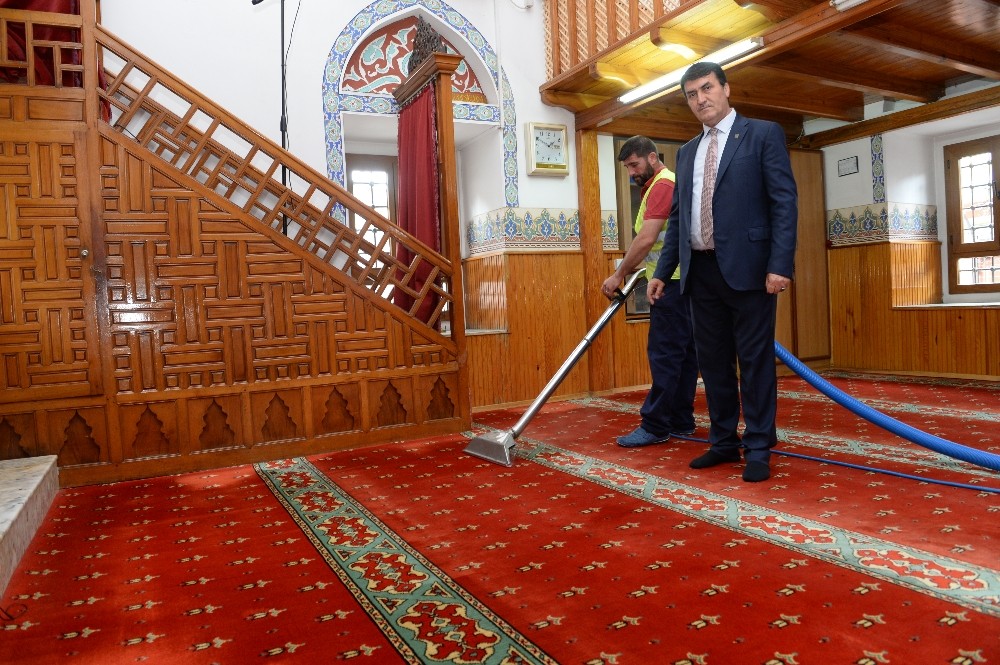 Osmangazideki Camiler Yenileniyor